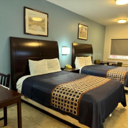 Texas Inn And Suites City Center At University Dr. Единбург Екстериор снимка